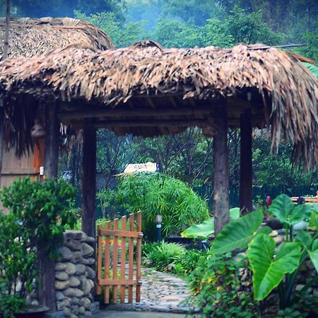 Anh Duc Homestay サパ エクステリア 写真