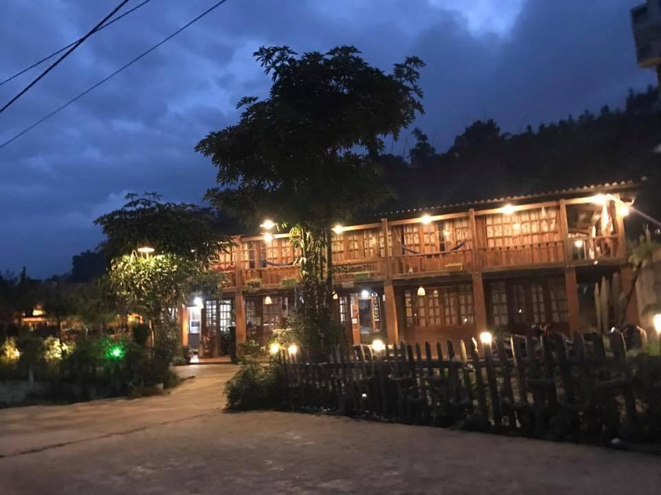 Anh Duc Homestay サパ エクステリア 写真